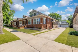 8025 S Euclid Ave, Chicago, IL 60617 - Photo 1