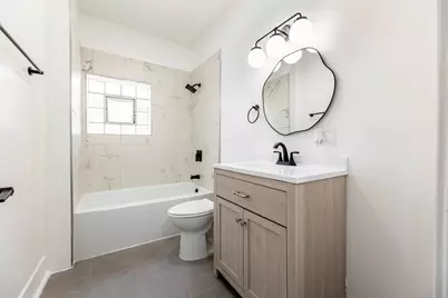 8025 S Euclid Avenue, Chicago, IL 60617 - Photo 12