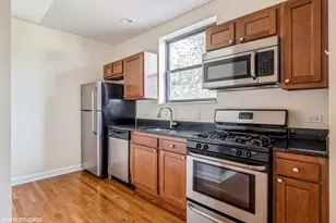 3754 N Bernard St, Chicago, IL 60618 - Photo 6