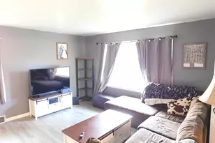 213 Sangamon St, Streator, IL 61364 - Photo 4