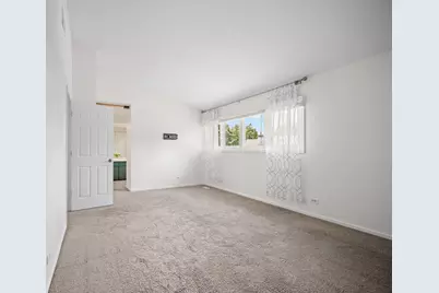 720 Caliente Court #720, Libertyville, IL 60048 - Photo 4