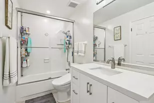 1350 Rock Cove Ct, Hoffman Estates, IL 60192 - Photo 12