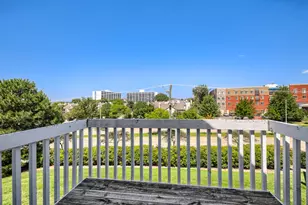 306 Gazebo Ln, Lombard, IL 60148 - Photo 8