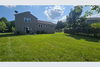 122 Canton Lane, Streamwood, IL 60107 - Photo 8