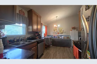 122 Canton Lane, Streamwood, IL 60107 - Photo 2