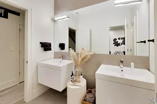 1340 W Walton St, Chicago, IL 60642 - Photo 24