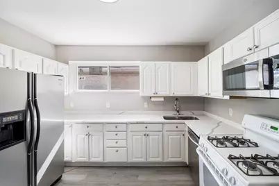 2431 Gunderson Avenue, Berwyn, IL 60402 - Photo 6