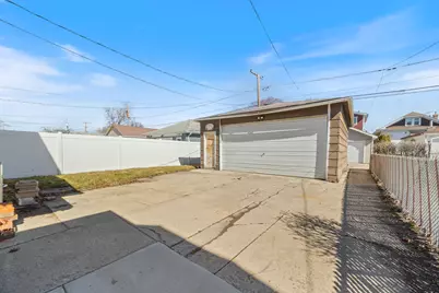 2431 Gunderson Avenue, Berwyn, IL 60402 - Photo 18