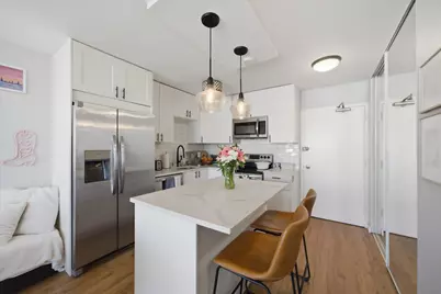 1360 N Sandburg Terrace #2104C, Chicago, IL 60610 - Photo 4