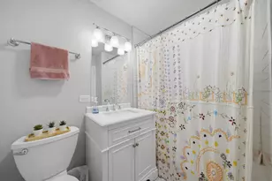 1360 N Sandburg Terrace, Chicago, IL 60610 - Photo 8