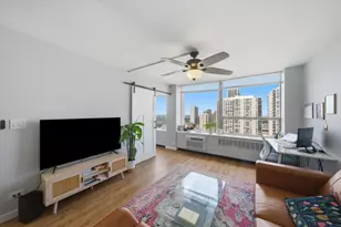 1360 N Sandburg Terrace, Chicago, IL 60610 - Photo 6