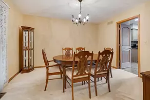 1150 Anne Ct, Sleepy Hollow, IL 60118 - Photo 6