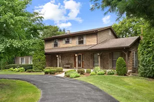 1150 Anne Ct, Sleepy Hollow, IL 60118 - Photo 2