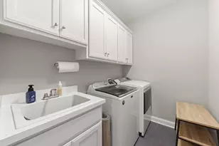 9437 Parkwood Ln, Tinley Park, IL 60487 - Photo 10