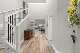 9437 Parkwood Ln, Tinley Park, IL 60487 - Photo 2