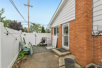 9005 N Grace Avenue, Niles, IL 60714 - Photo 22