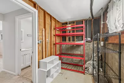 9005 N Grace Avenue, Niles, IL 60714 - Photo 20