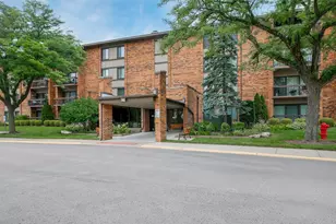 77 Lake Hinsdale Dr, Willowbrook, IL 60527 - Photo 1