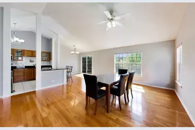 1435 Quincy Bridge Court, Bartlett, IL 60103 - Photo 4