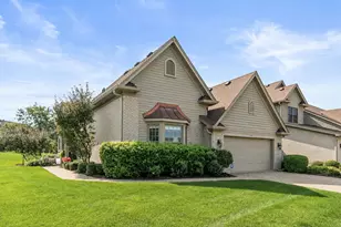 3903 Ridge Pointe Dr, Geneva, IL 60134 - Photo 2
