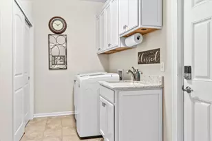 3903 Ridge Pointe Dr, Geneva, IL 60134 - Photo 22