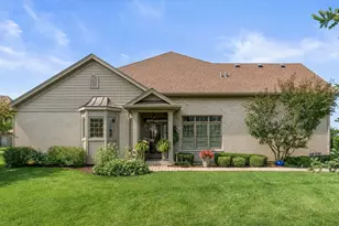 3903 Ridge Pointe Dr, Geneva, IL 60134 - Photo 4