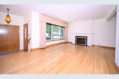 2250 Belleview Avenue, Westchester, IL 60154 - Photo 2