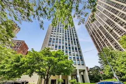 2626 N Lakeview Avenue #502, Chicago, IL 60614 - Photo 2