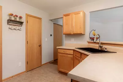 9006 Leicester Way, Roscoe, IL 61073 - Photo 10