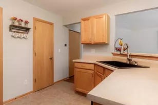 9006 Leicester Way, Roscoe, IL 61073 - Photo 10