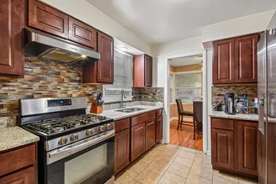 9009 S Dante Avenue, Chicago, IL 60619 - Photo 8