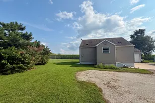 25103 Prophet Rd, Rock Falls, IL 61071 - Photo 2