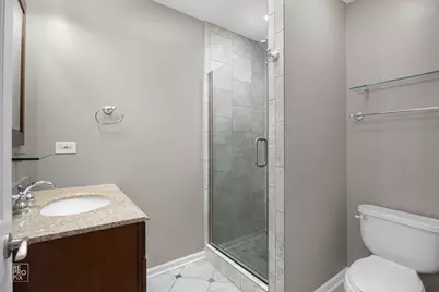 5811 W Patterson Avenue, Chicago, IL 60634 - Photo 16