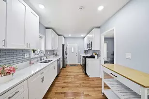 2724 W Jerome St, Chicago, IL 60645 - Photo 8