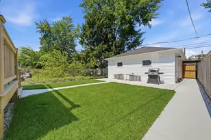 2724 W Jerome St, Chicago, IL 60645 - Photo 34