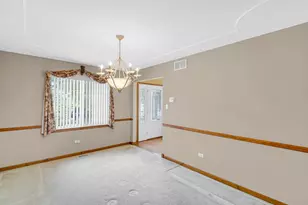 18122 Charlotte Dr, Lansing, IL 60438 - Photo 6
