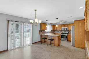 18122 Charlotte Dr, Lansing, IL 60438 - Photo 16