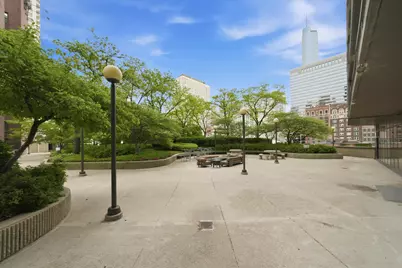 10 E Ontario Street #4207, Chicago, IL 60611 - Photo 22