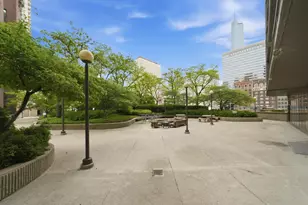 10 E Ontario St, Chicago, IL 60611 - Photo 22