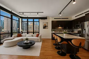770 W Gladys Ave, Chicago, IL 60661 - Photo 2