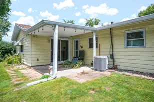 221 Ivanhoe Way, Bloomington, IL 61701 - Photo 32