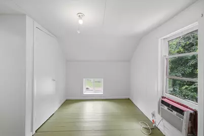 732 N Warren Avenue, Freeport, IL 61032 - Photo 10