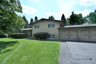 4 Trent Rd, Hawthorn Woods, IL 60047 - Photo 1