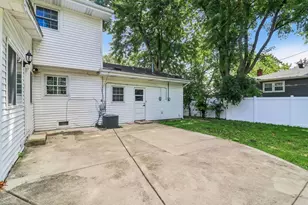 1053 Laurel Ln, Naperville, IL 60540 - Photo 44