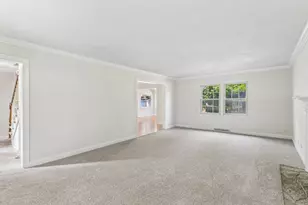 1053 Laurel Ln, Naperville, IL 60540 - Photo 12
