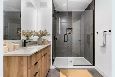 218 E Grand Avenue #801, Chicago, IL 60611 - Photo 8