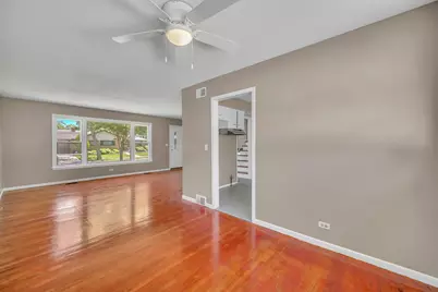 10 N Adams Drive, Addison, IL 60101 - Photo 6