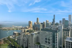 180 E Pearson St, Chicago, IL 60611 - Photo 26