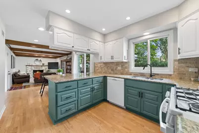 117 E Madison Avenue, Wheaton, IL 60187 - Photo 6