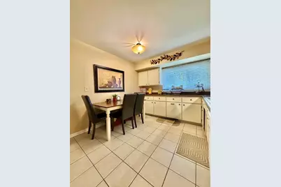 2724 Hyde Park Avenue, Waukegan, IL 60085 - Photo 22